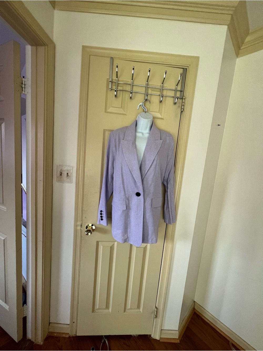 Nwt Light Lavender Womens Blazer  loos fitting size 6 length 30 inches